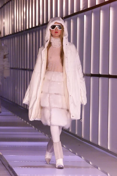 Look 1